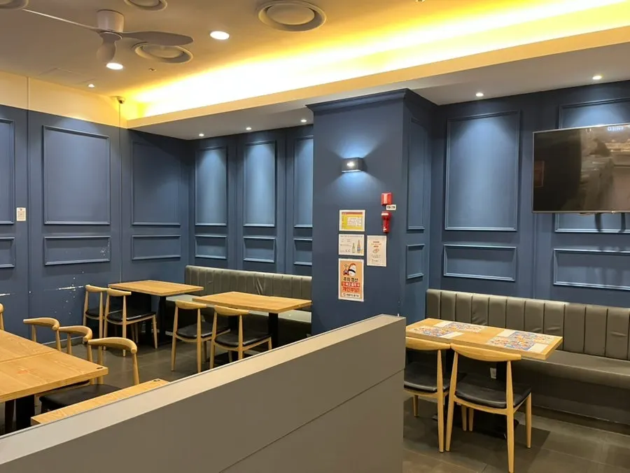 Cozy inner dining area