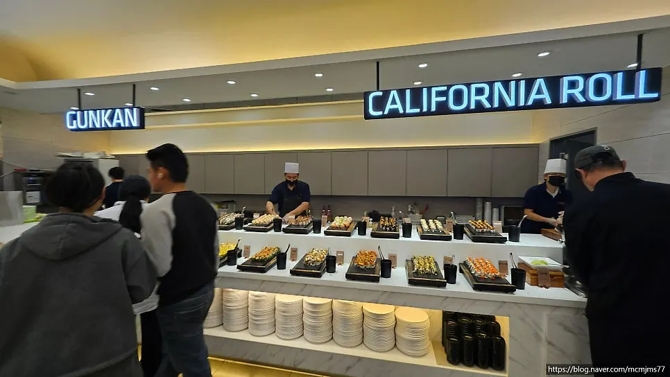 Overview of the buffet corner at QooQoo Chuncheon Branch