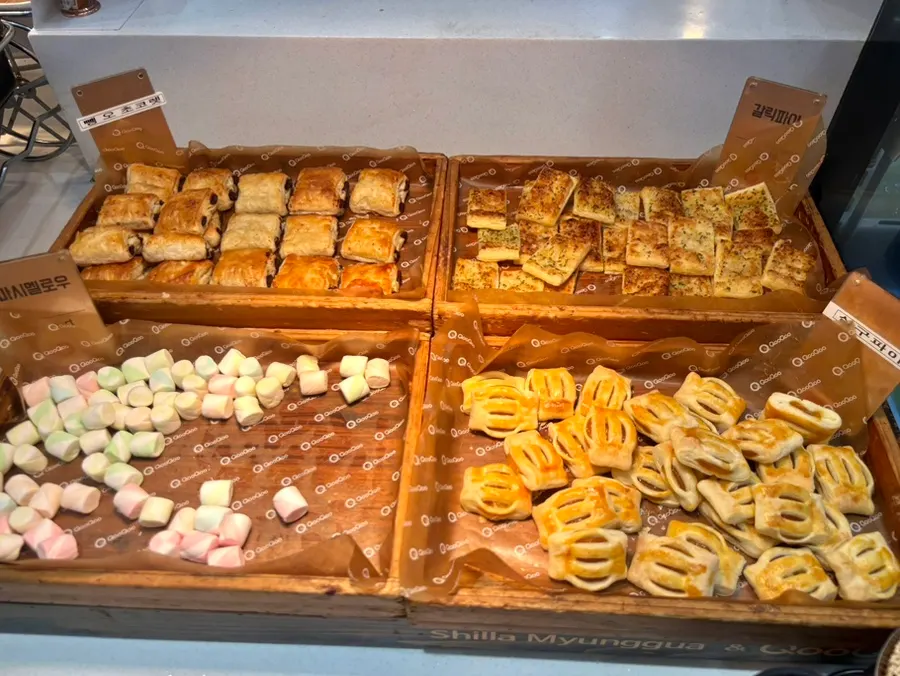 Cakes and tarts in the refrigerated display case