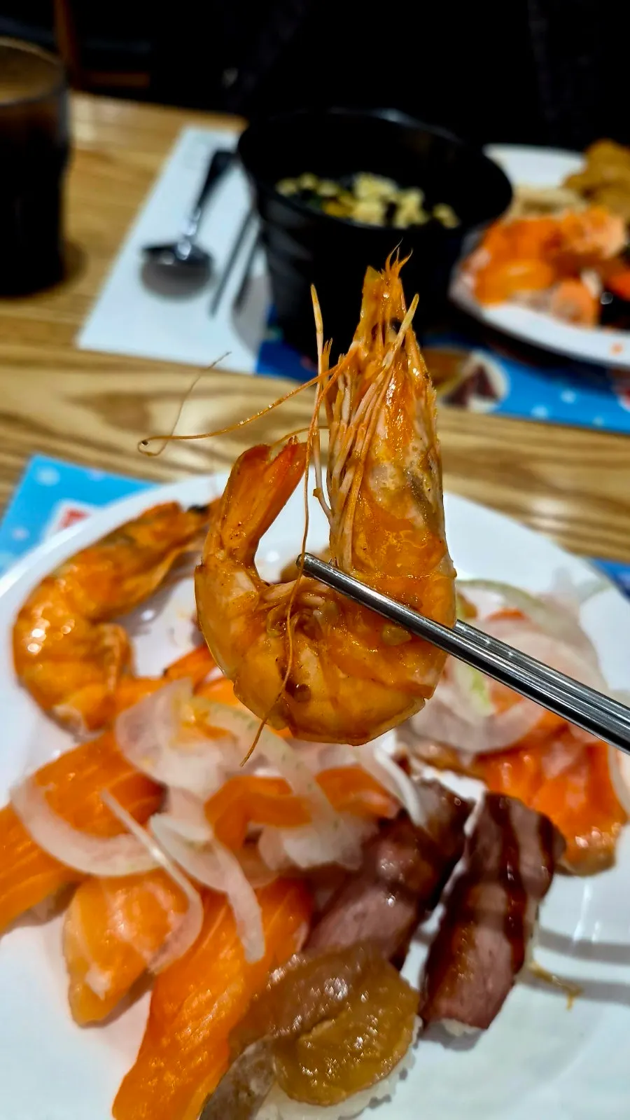 인기 메뉴 갈릭버터새우 한 접시