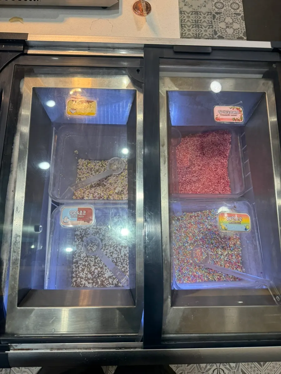 Marble ice cream counter at QooQoo Chuncheon Branch