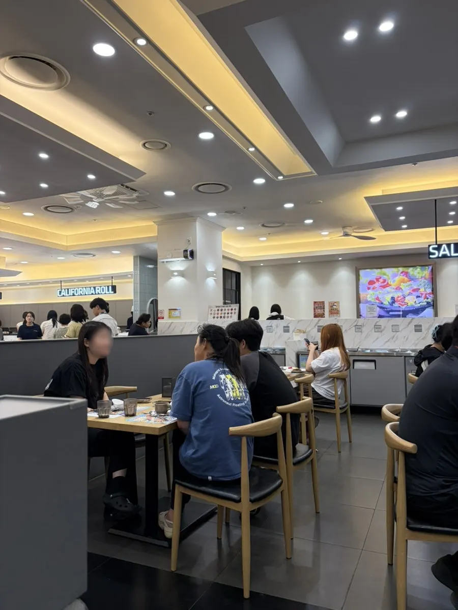 Military discount notice at QooQoo Chuncheon Branch
