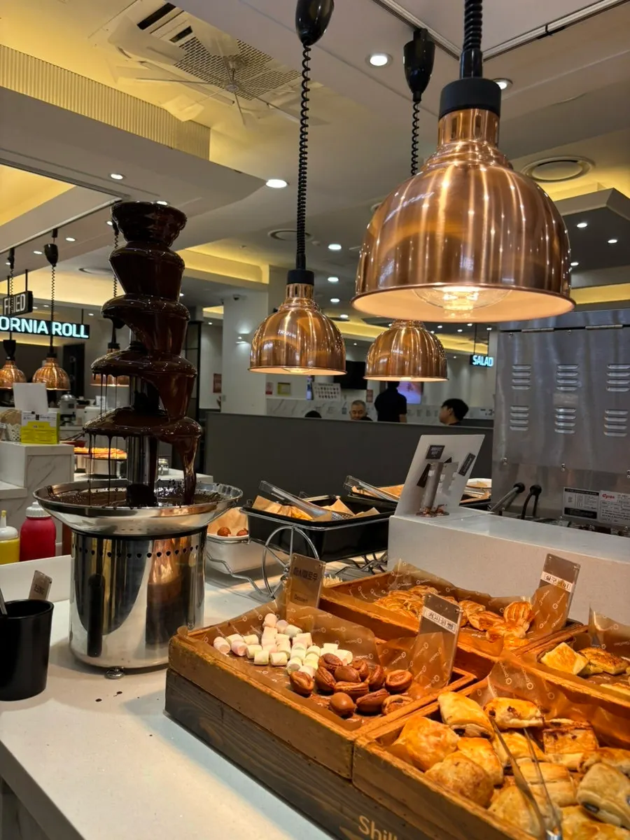 Display of buffet food stations