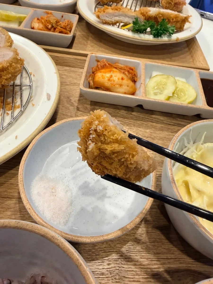 Components of the Jeongseong Katsu tonkatsu set meal