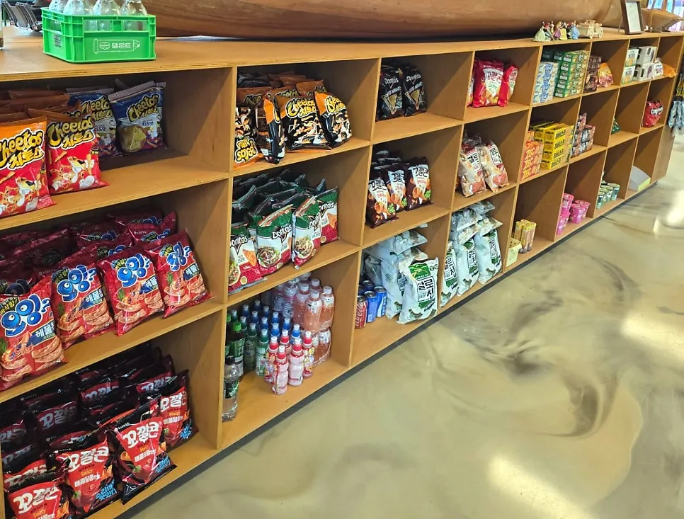 Shelves at the 24-hour unmanned store