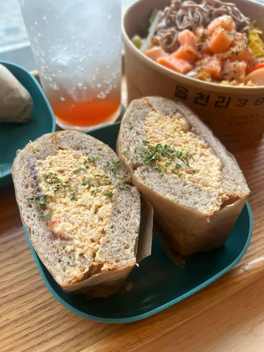 통밀빵으로 변경한 샌드위치