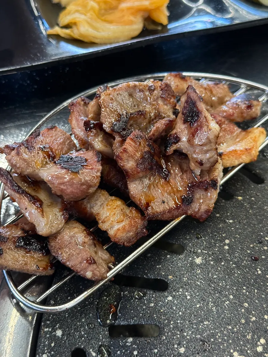 Ppolsal cooking on the grill