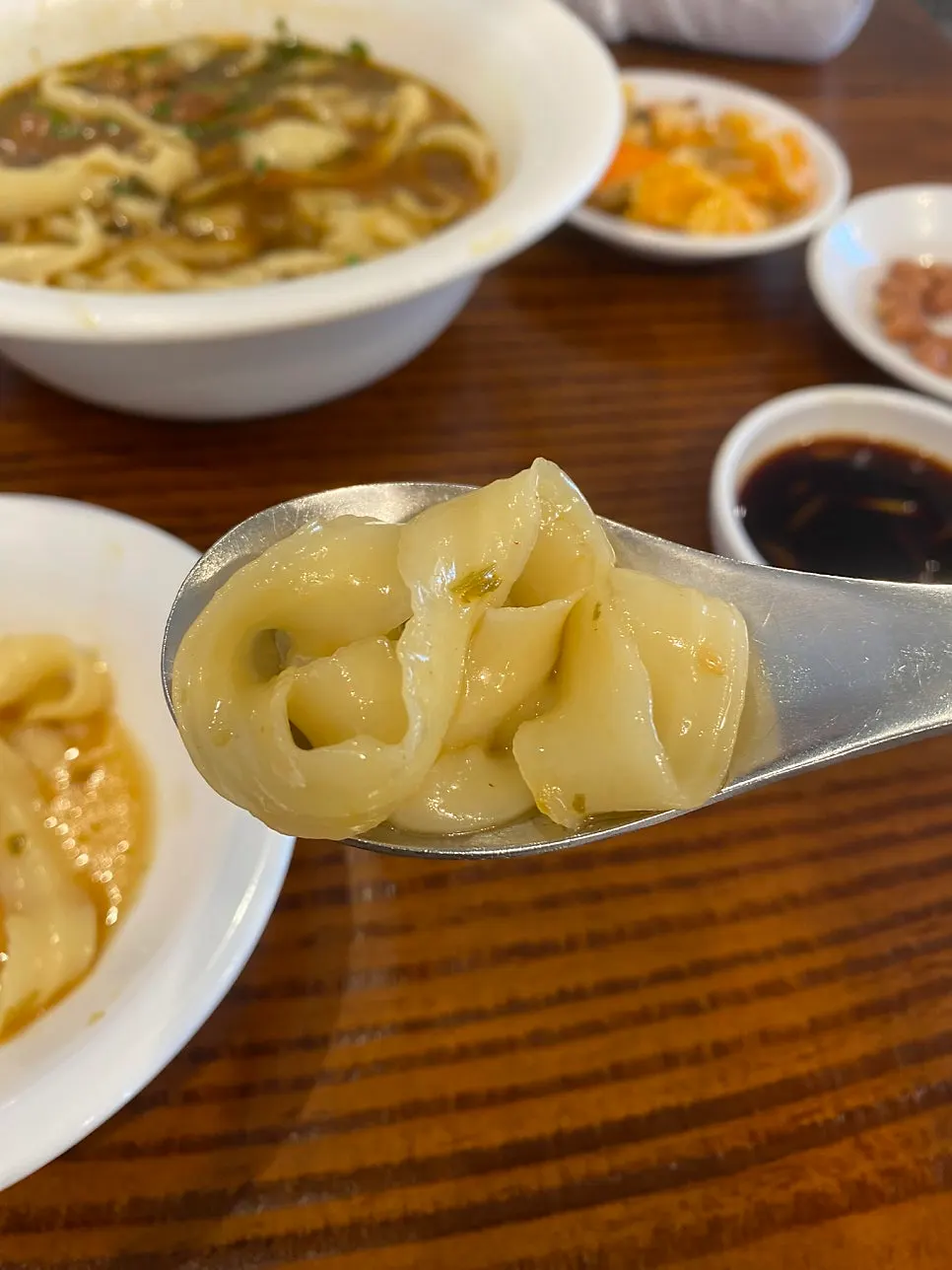 우육도삭면 국물과 고기
