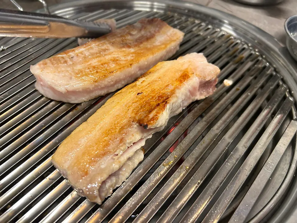 Grilled ingredients to eat with meat
