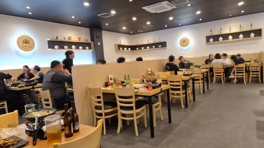 제철 해산물로 주문 즉시 요리한다는 신박카세 안내