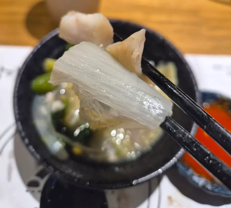 회간장에 찍어 먹는 통통한 아구살