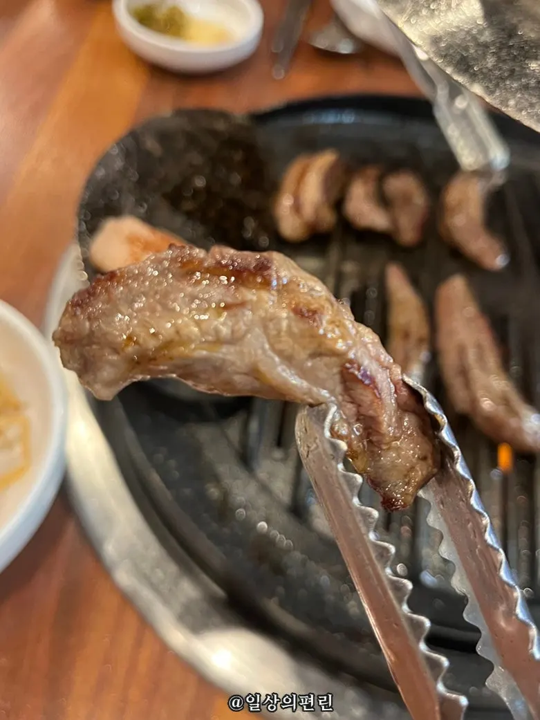 가족이 함께 먹은 고기 상차림