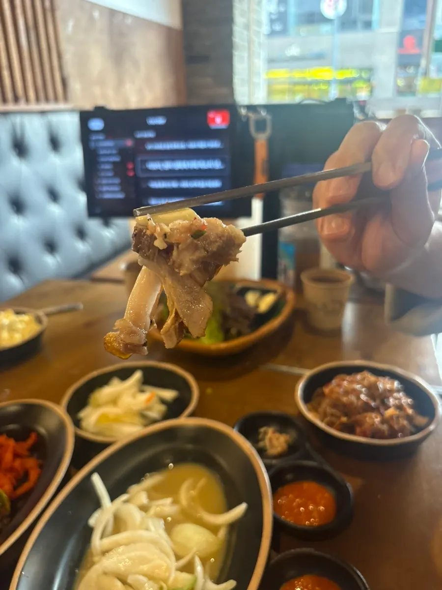 김치와 함께 즐기는 족발