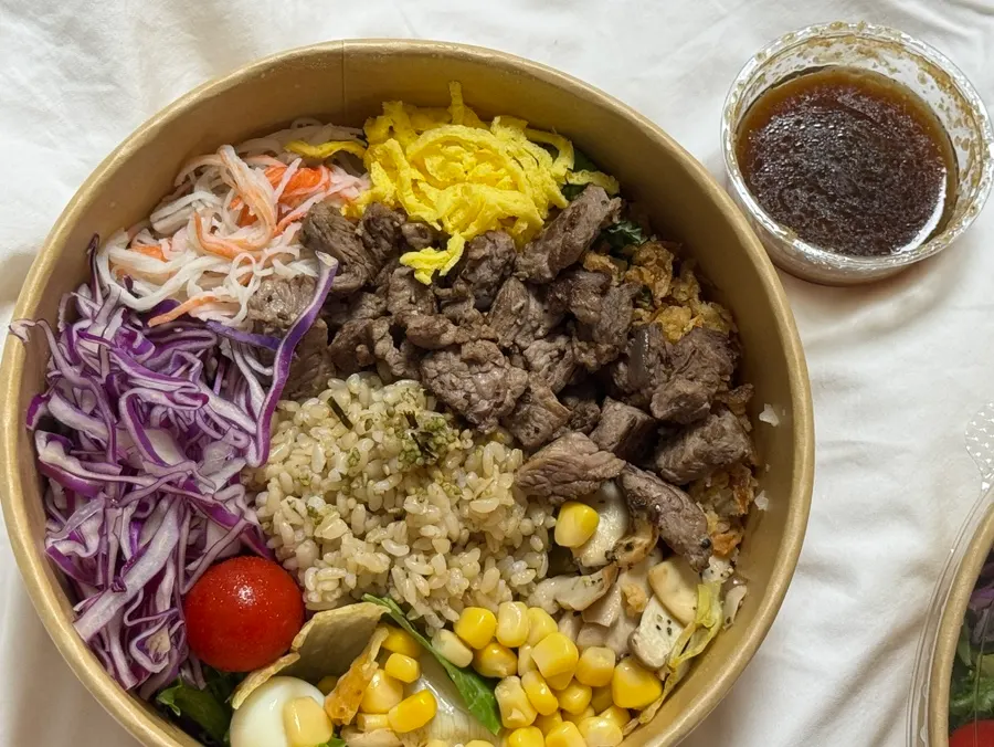 Close-up Grilled Chicken Thigh Bibim Poke