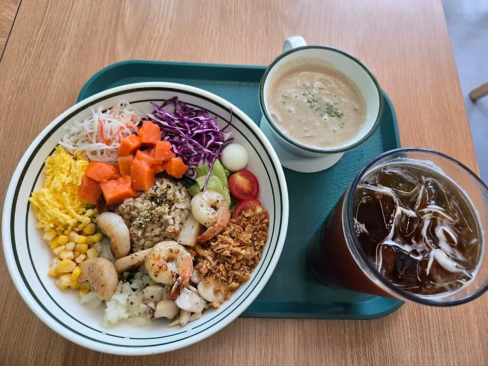 Selecting the myeongran wasabi mayo dressing