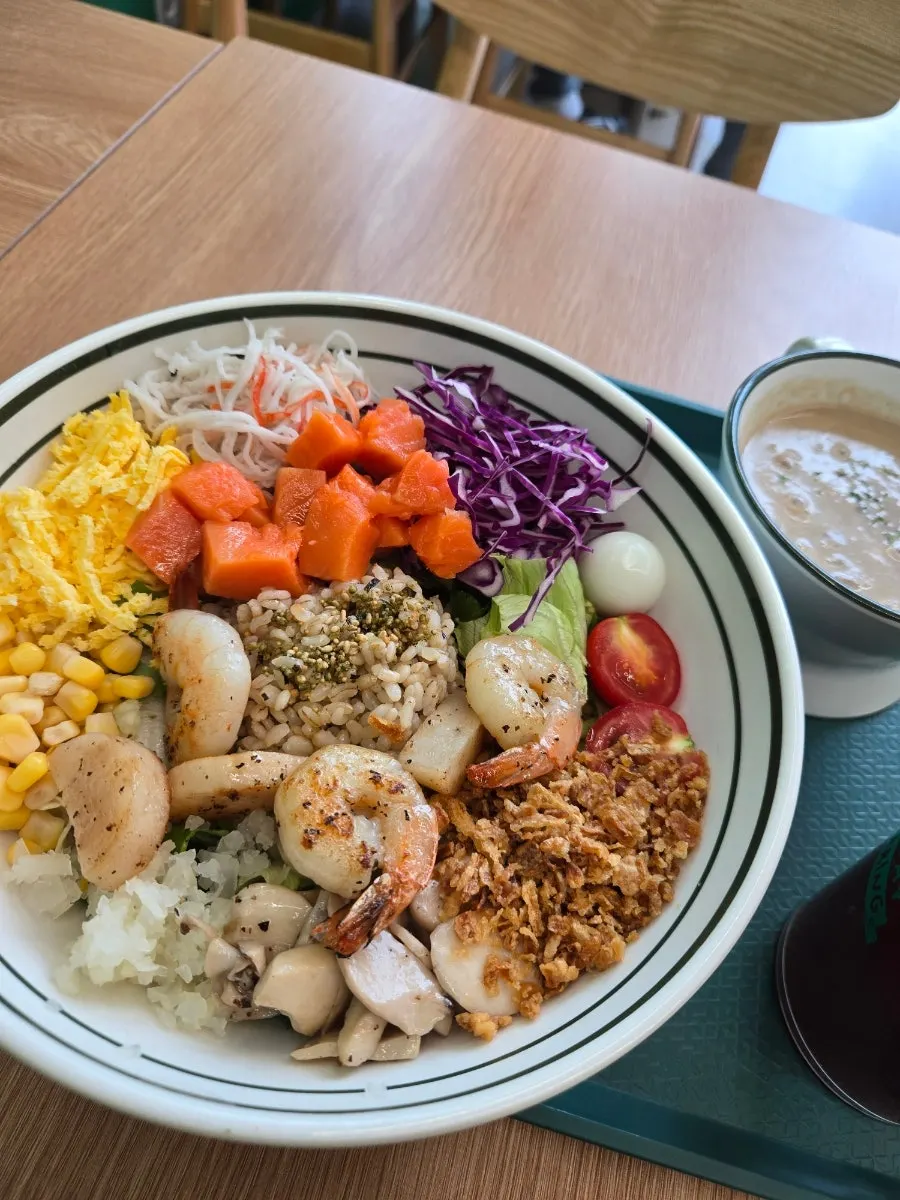 Poke, soup, and Americano combination