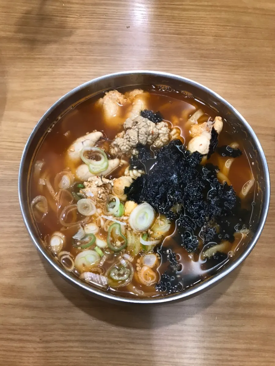 작게 부쳐 나온 감자전과 김치전