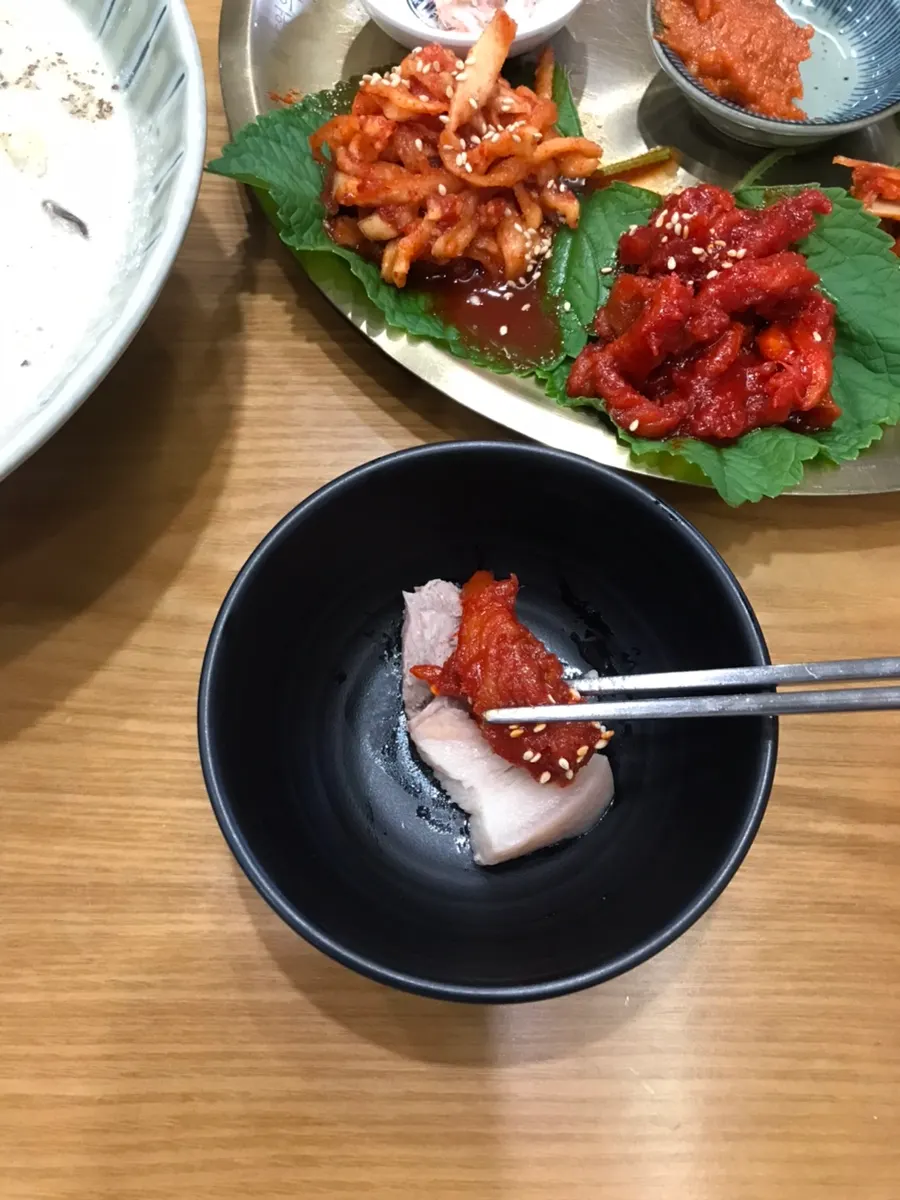 두툼하게 썰린 보쌈 수육