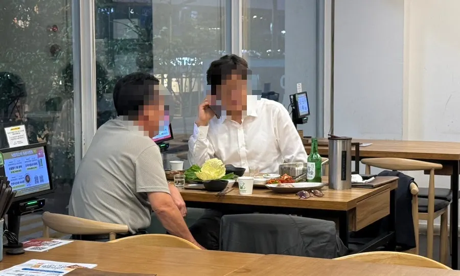 樂園蕎麥麵忠武路站本店寬敞內部大廳