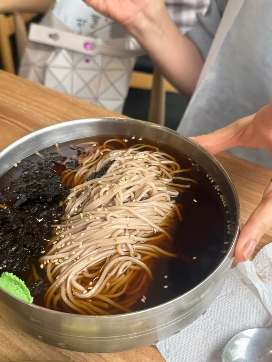 양이 많은 전주식소바 메밀면