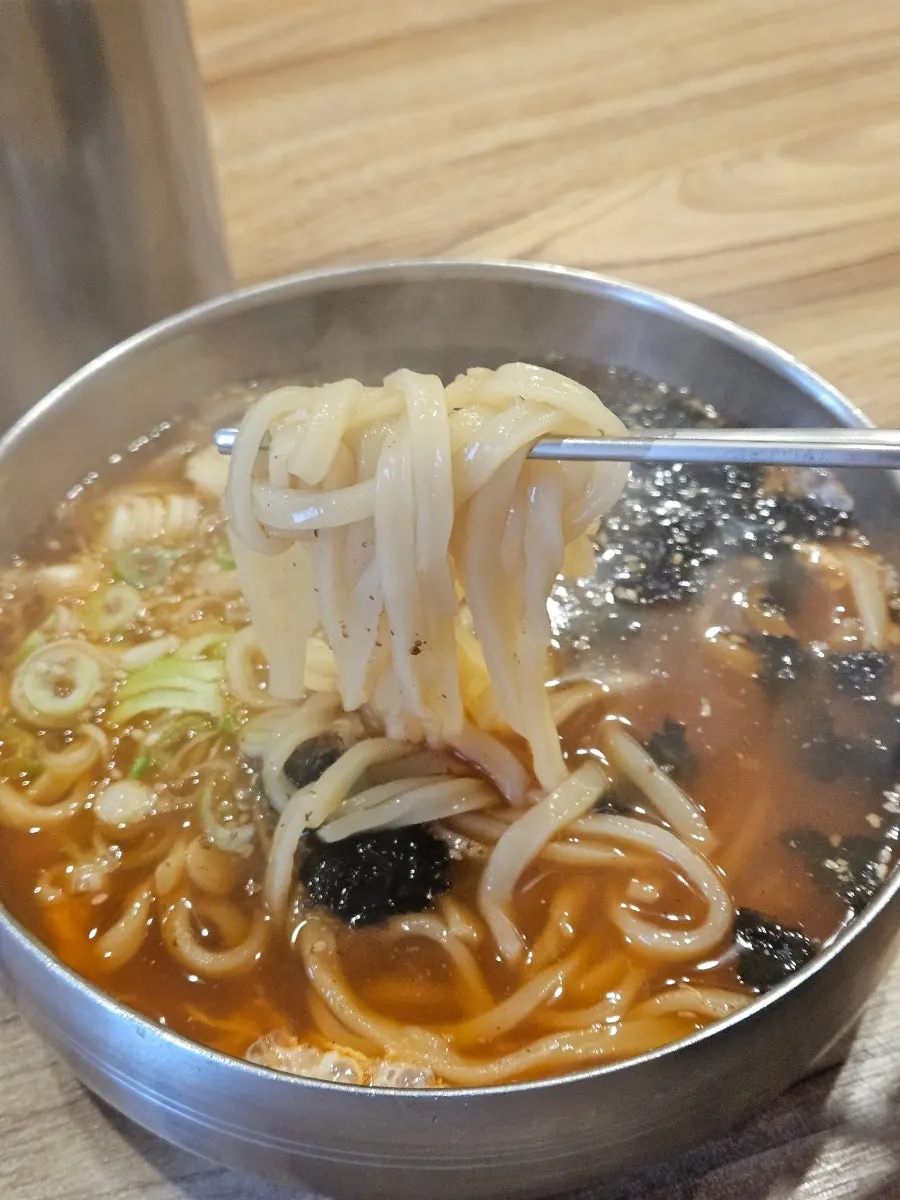 A bowl of jang kalguksu from Nagwon-ui Soba