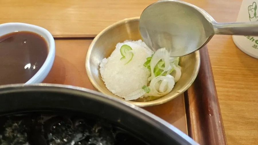 Refreshingly cool Jeonju-style soba broth