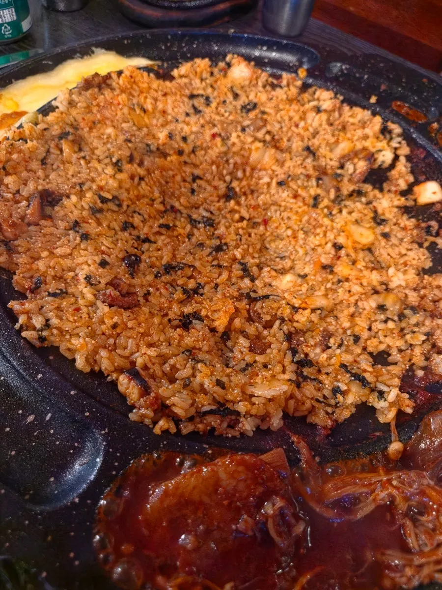 Jjuksami's fried rice finishing dish