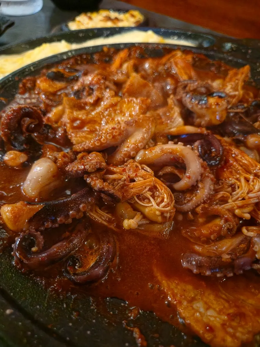 Free glass noodle sari added into the octopus sauce