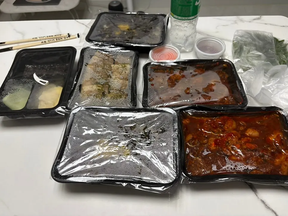 Information about dine-in and takeout service