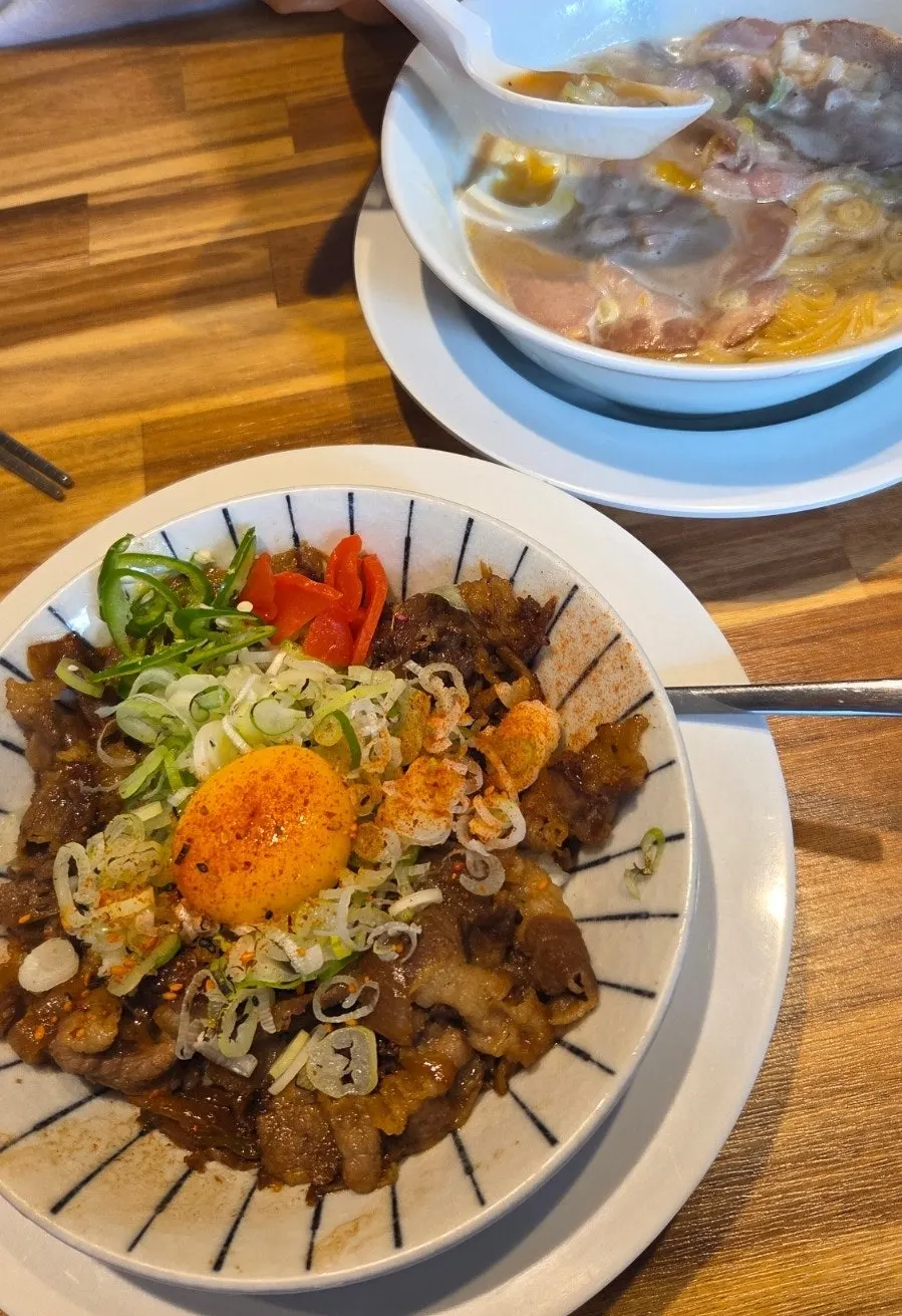 Mentsuru house-made karaage side dish
