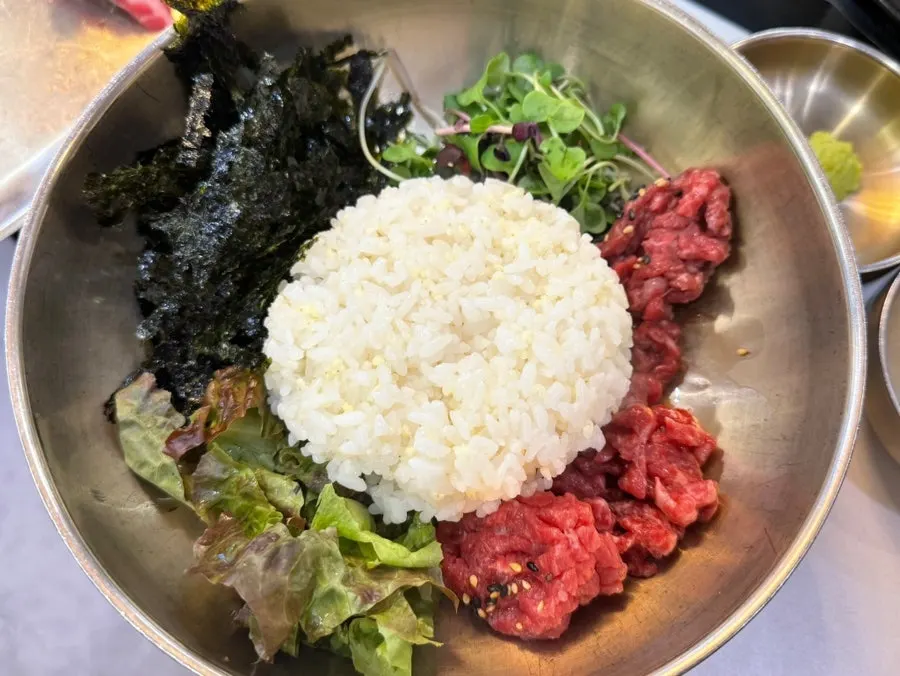 한우육회비빔밥 특 주문 메뉴