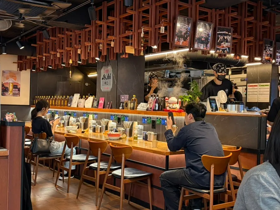 Mentsuru City Hall Branchの1階店内