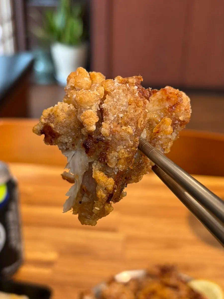 揚げたての唐揚げ