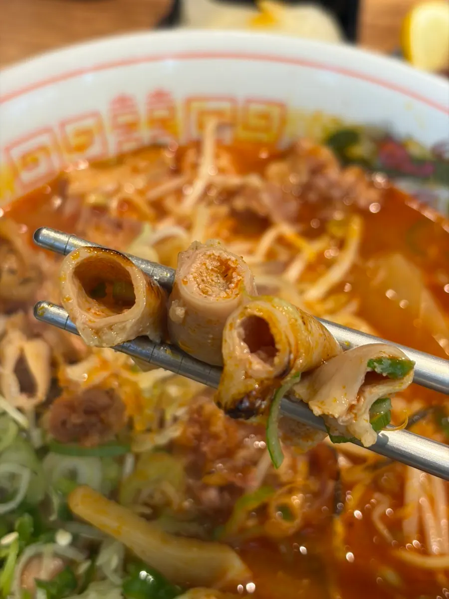 ピリ辛モツラーメン