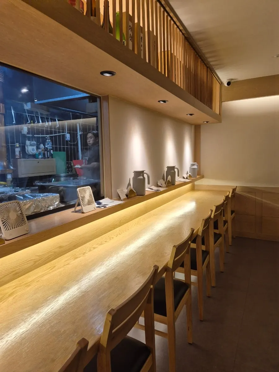Tawa space that is good for dining alone