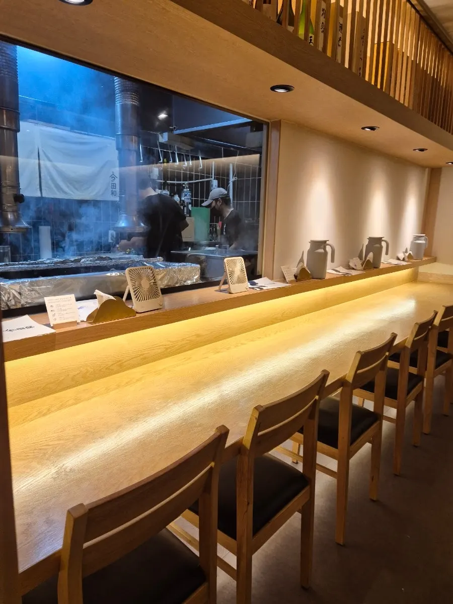 Bar-table seating for solo dining