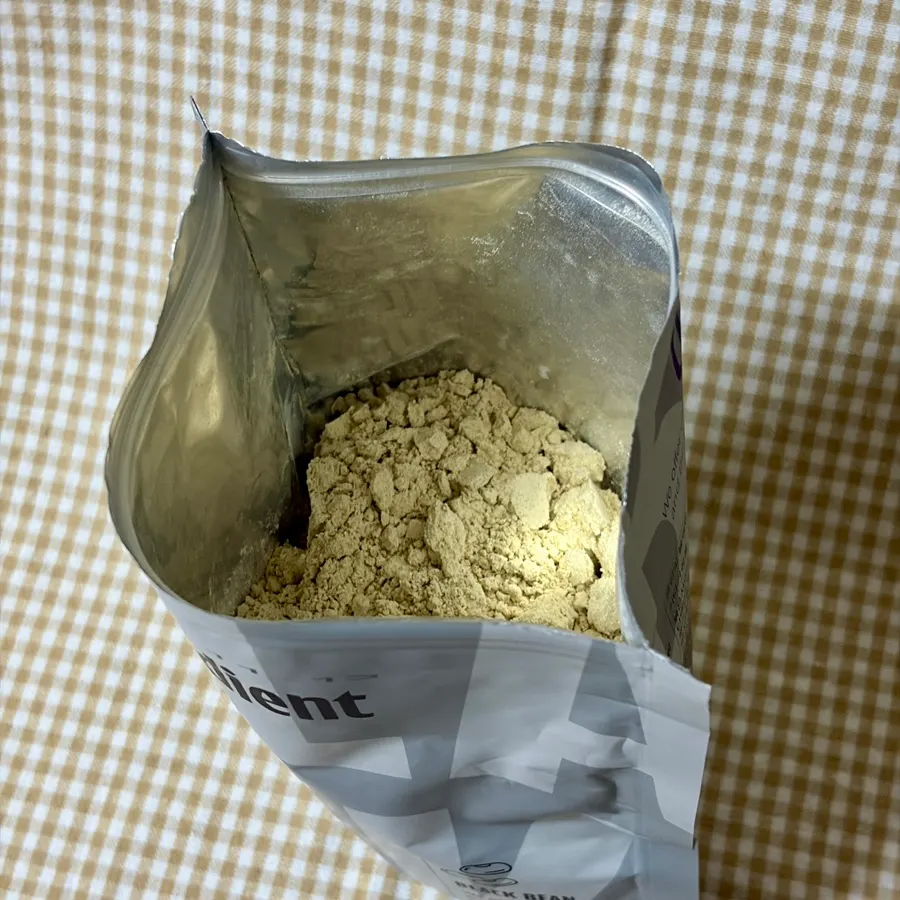 Cleanit Black Bean packaging in zipper-bag form