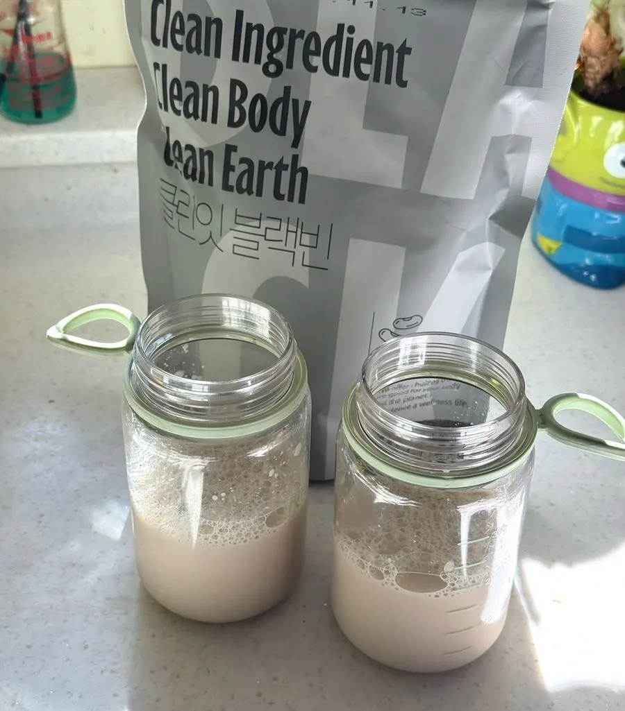 Black Bean drink dissolved smoothly with no clumping