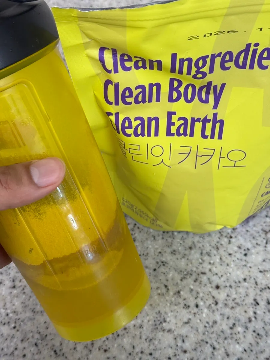 Cacao-flavored protein drunk for breakfast after getting to work