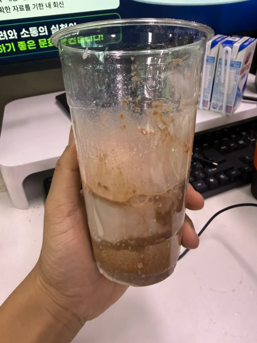 520g 파우치에서 덜어낸 카카오 단백질 파우더