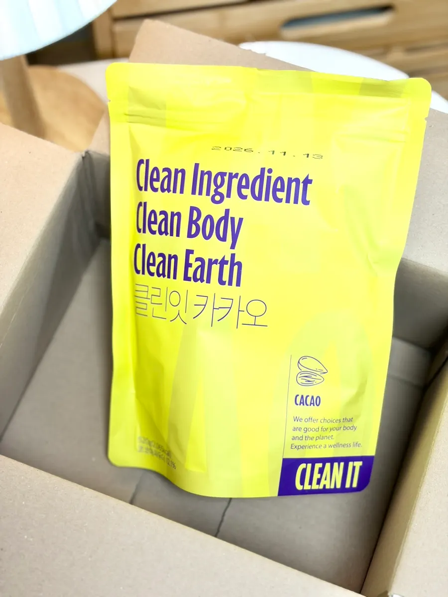 Protein shake pack fitted tightly inside the delivery box