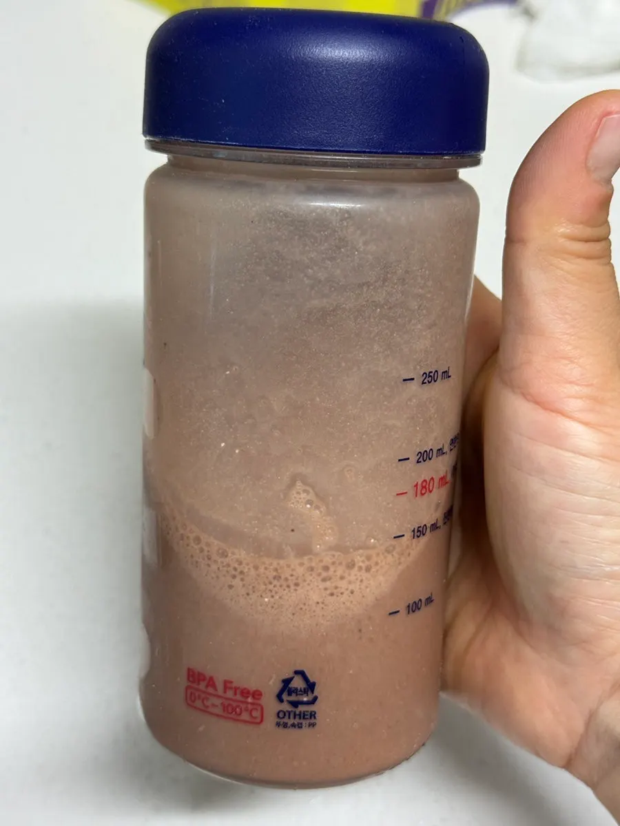 Cleanit Cacao protein mixed with water