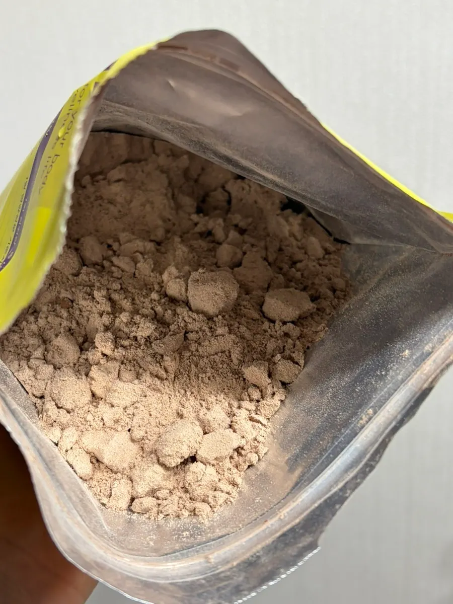 바쁜 아침에 만든 카카오맛 프로틴 한 잔