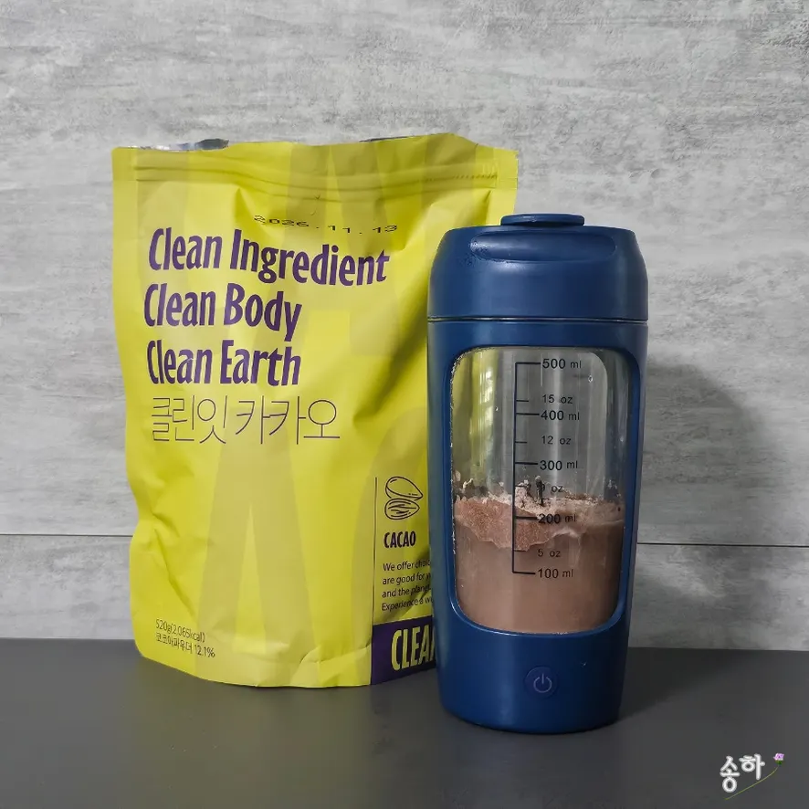 Comparing protein shake mixed with water and soy milk