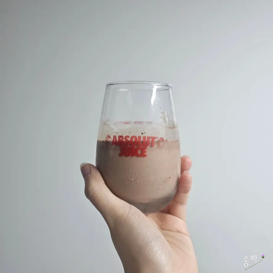 Protein shake with soy milk and creatine