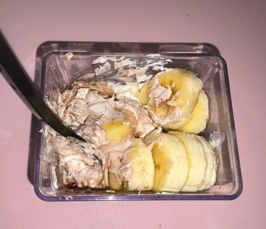 A light meal-replacement bowl of protein yogurt