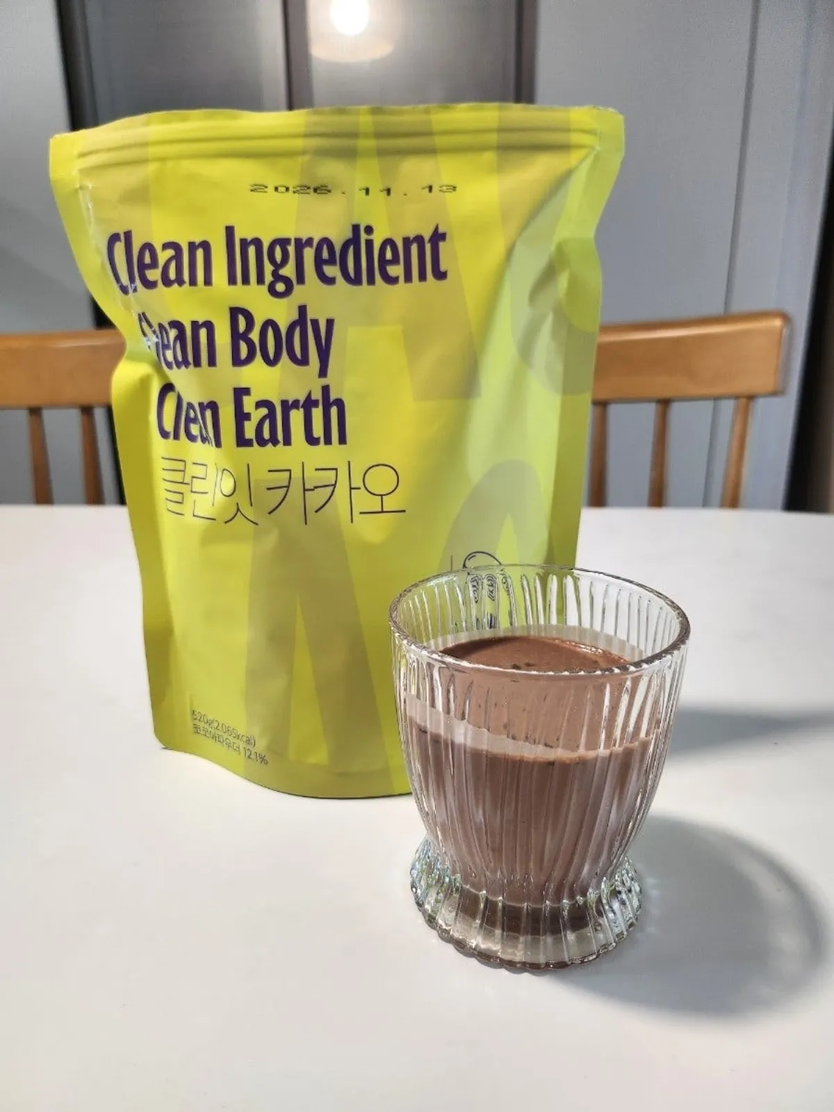 Simple cocoa shake as a breakfast meal replacement