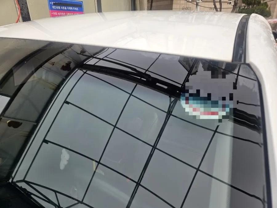 Glass surface checked after using the oil-film remover