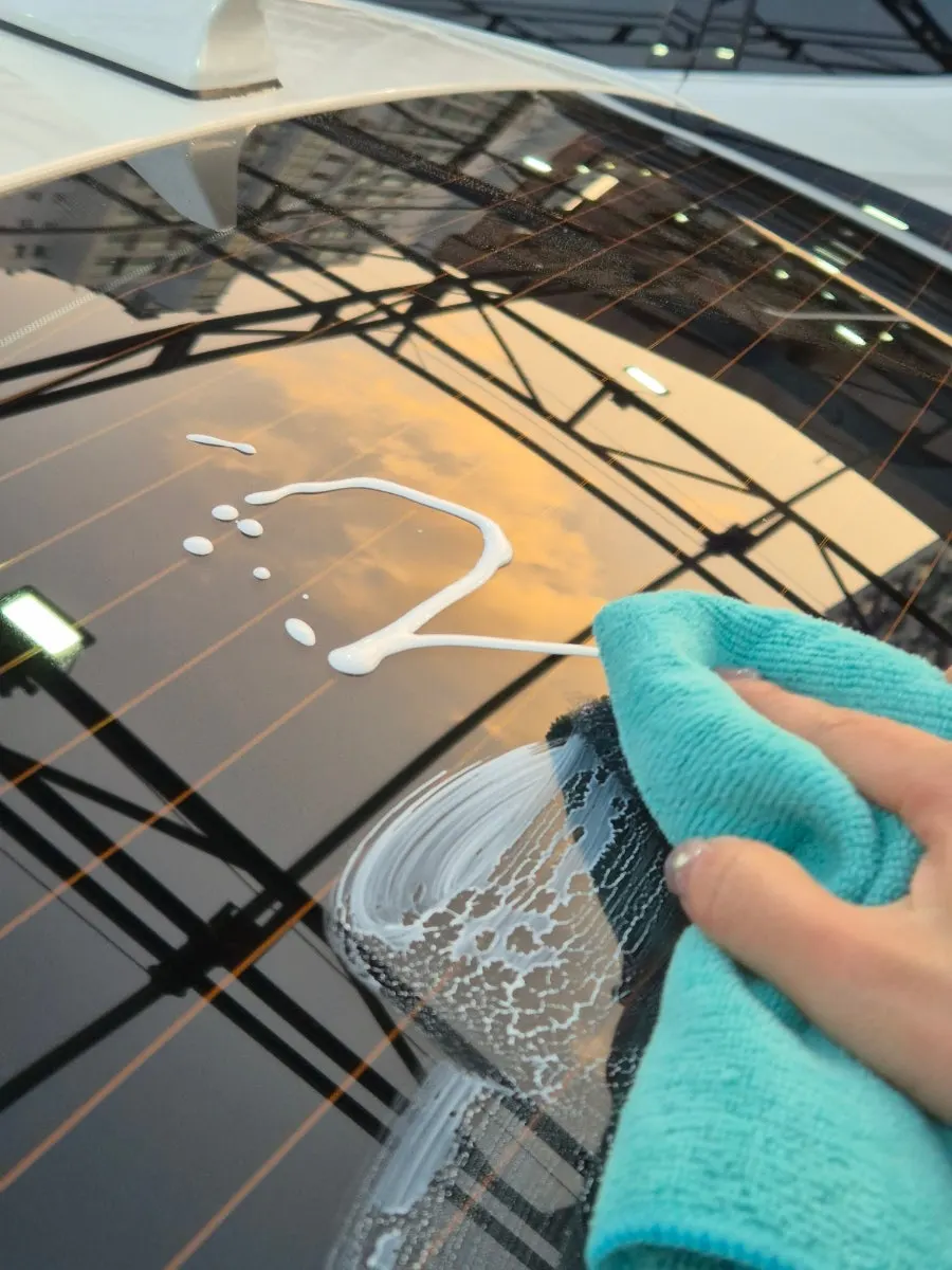 Working on the glass surface with CleanView oil film remover