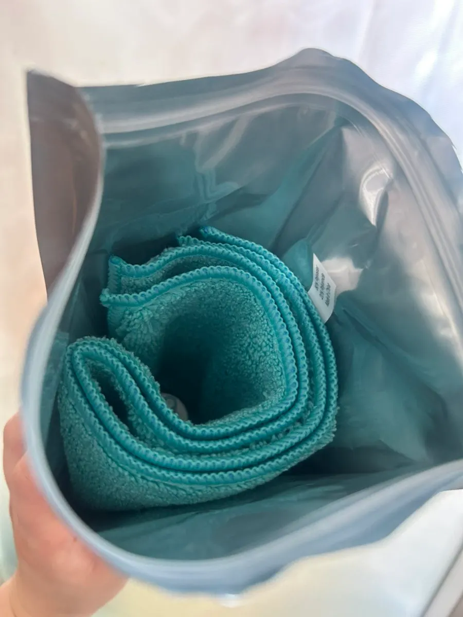 Towel included with AutoGrooming oil-film remover